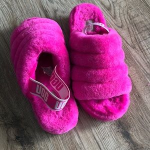 Like new- Hot pink Ugg Fluff Yeah Slipper